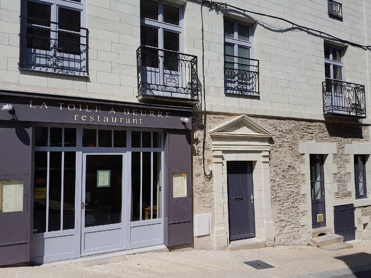 L'Hotellerie De La Toile A Beurre อ็องเซอนีส์ ภายนอก รูปภาพ